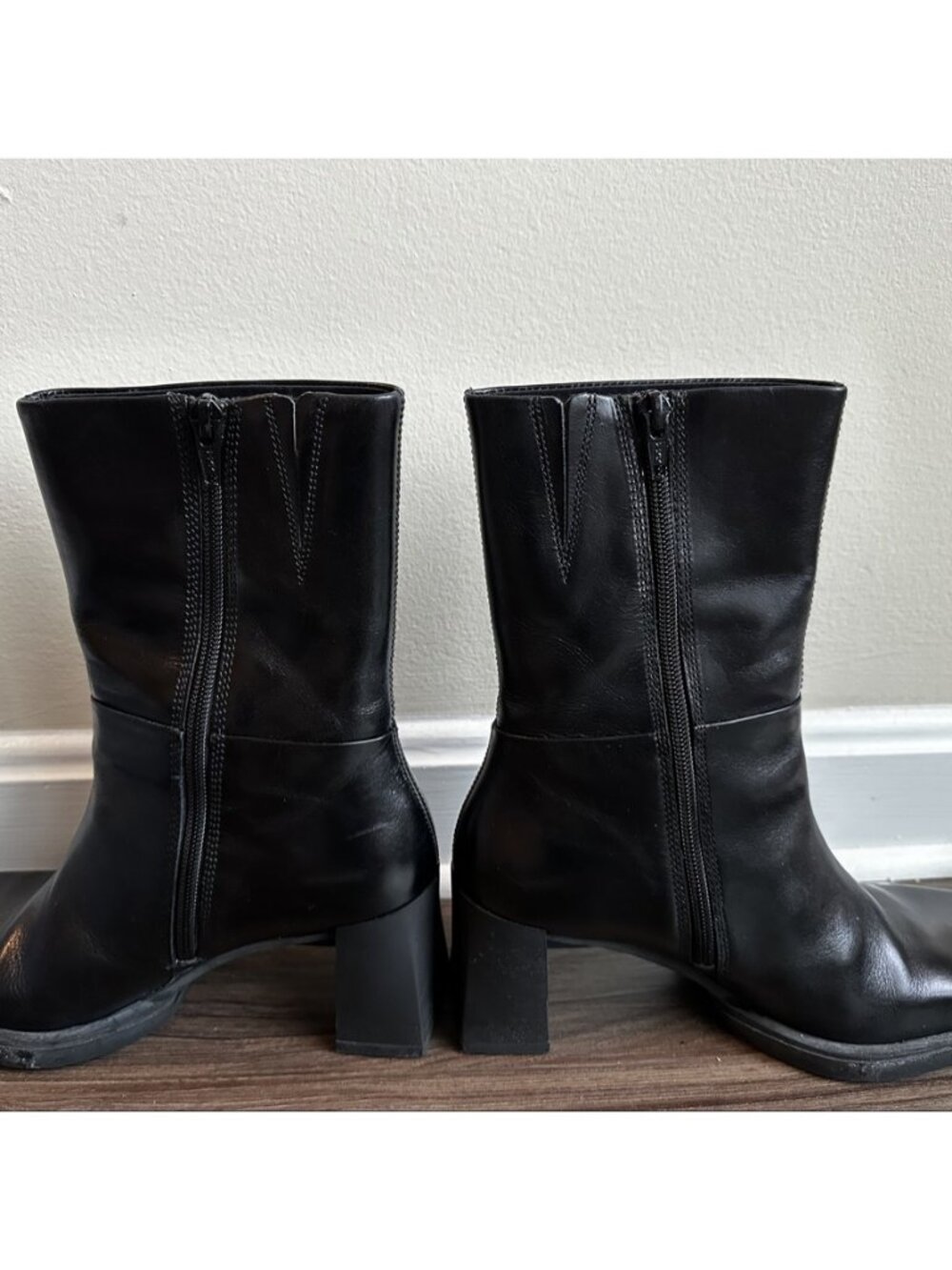 Vagabond Shoemakers Edwina Bootie Black Leather Square Toe Block Heel Sz 7